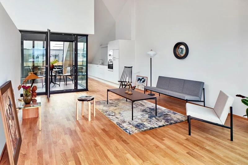 Artek Aalto Stool E60, Black - Birch 3 Artek Aalto Stool E60, Black - Birch - Image 3