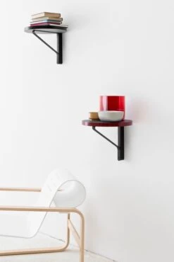 Artek Kaari Wall Shelf REB 007, Red - Black 5 Artek Kaari Wall Shelf REB 007, Red - Black -Artek 1847115 ERB 2015 artek kaari 18 hdfs master 1