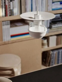 Artek Kori Pendant With Disc Shade, White 11 Artek Kori Pendant With Disc Shade, White -Artek 2022 06 27 Artek 0947 1 final lores