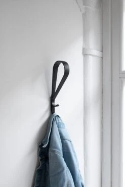 Artek Tupla Wall Hook, Black -Artek 3328274 Tupla Wall Hook 02 master