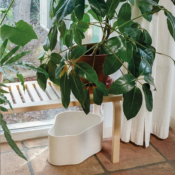 Artek Riihitie Plant Pot A, Large, White Gloss 3 Artek Riihitie Plant Pot A, Large, White Gloss - Image 3