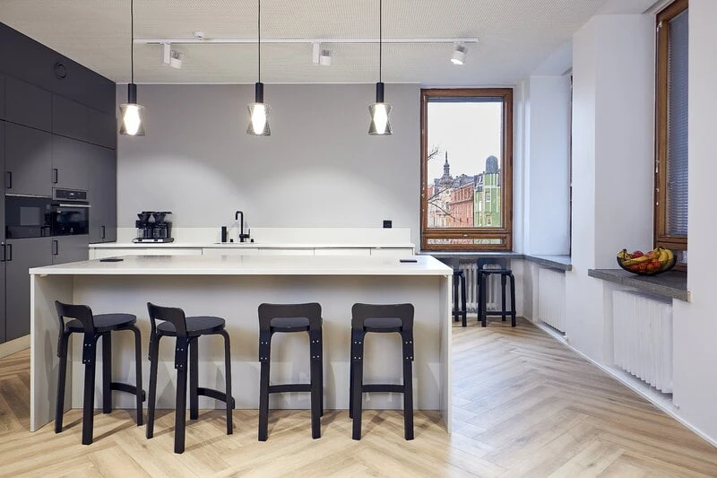 Artek Aalto High Chair K65, Black 2 Artek Aalto High Chair K65, Black - Image 2