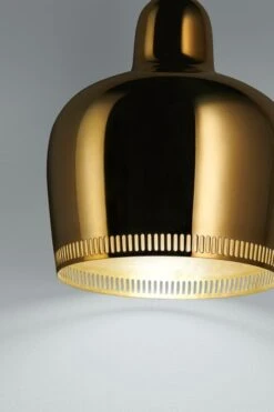 Artek Aalto Pendant A330S 9 Artek Aalto Pendant A330S -Artek 5427424 A330S Golden Bell Pendant light savoy detail master