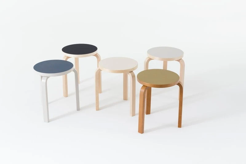 Artek Aalto Stool 60, Black Linoleum - Birch 4 Artek Aalto Stool 60, Black Linoleum - Birch - Image 4
