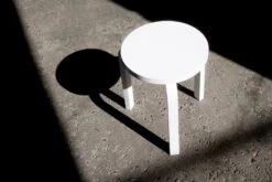 Artek Aalto Stool 60, Lacquered White 8 Artek Aalto Stool 60, Lacquered White -Artek Artek Stool 60 White 03