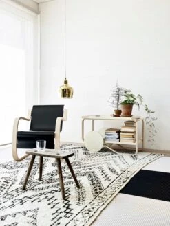 Artek Aalto Tea Trolley 901, White - Birch 11 Artek Aalto Tea Trolley 901, White - Birch -Artek Artek Tea Trolley 901 revisited by Hella Jongerius photo Sameli Rantanen set Ulla Koskinen 2 JPG