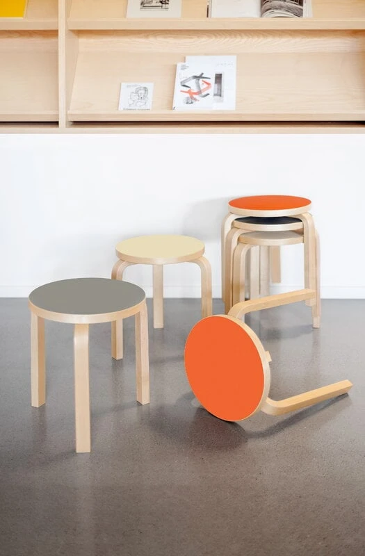 Artek Aalto Stool 60, Pearl Beige Linoleum - Birch 2 Artek Aalto Stool 60, Pearl Beige Linoleum - Birch - Image 2