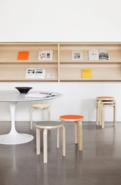 Artek Aalto Stool 60, Orange Linoleum - Birch 7 Artek Aalto Stool 60, Orange Linoleum - Birch -Artek FDSxArtek Aalto Stool 60 web 3000px srgb 4 EE 1