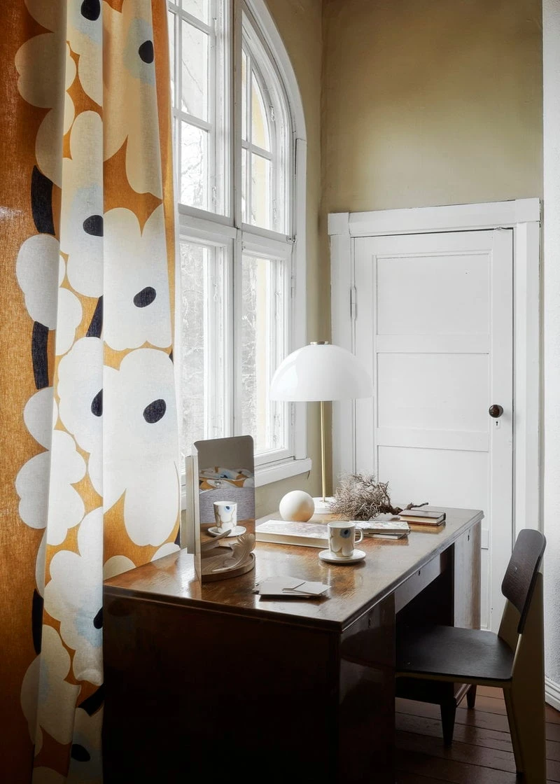 Artek 124 Degrees Mirror, Medium, Ash Shelf 5 Artek 124 Degrees Mirror, Medium, Ash Shelf - Image 5