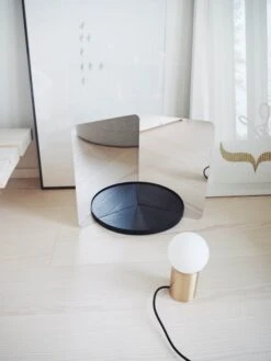 Artek 124 Degrees Mirror, Medium, Black Shelf -Artek tiiu piret6